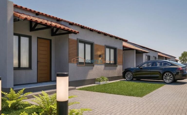 Conheça o Residencial Caminho da Lagoa - casas térreas geminadas com vaga de garagem, modernas, funcionais e com 2 dormitórios em 47m² bem distribuídos.