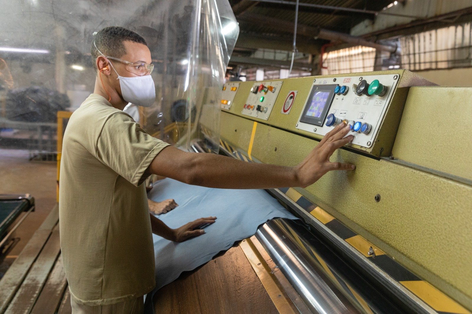 JBS transforma resto de couro em fertilizante na Europa