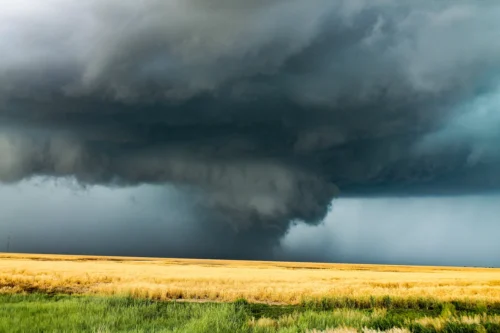 Mais três ciclones podem atingir o Brasil em novembro; saiba quando e onde