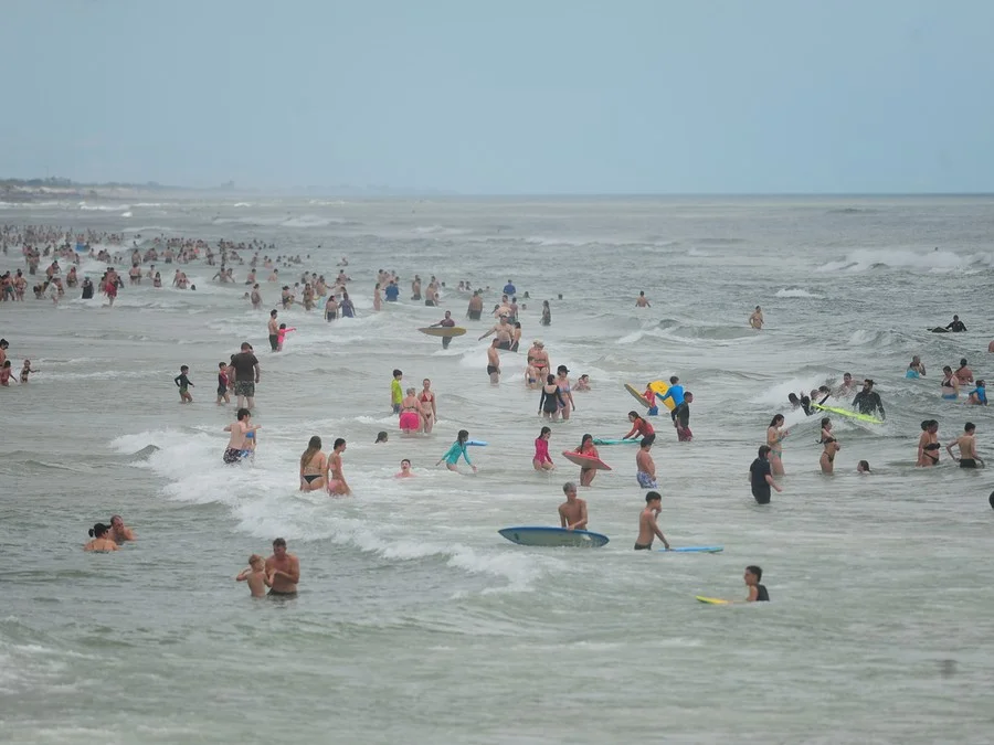 Ar tropical mant&eacute;m calor e umidade sobre o RS, com pancadas de chuva nesta Segunda-feira