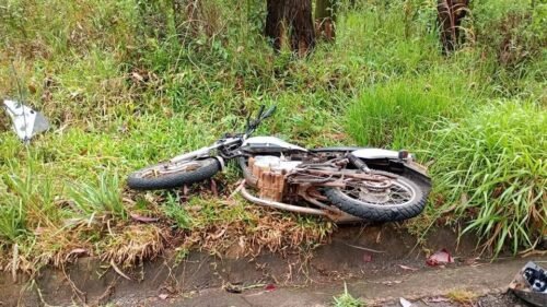 Colisão entre carro e moto mobiliza Bombeiros Voluntários na RSC-480 em São Valentim Bombeiros Voluntários na RSC-480