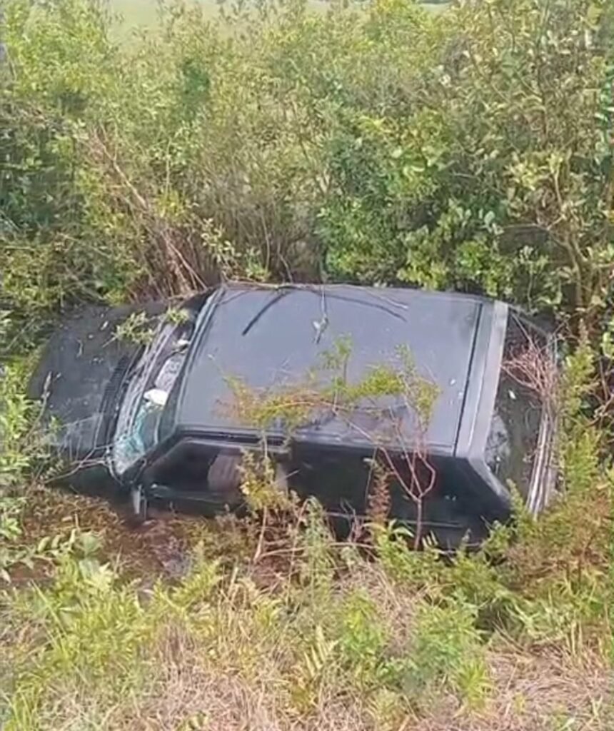 Ve&iacute;culo sai da pista na ERS-389, em Os&oacute;rio, e motorista n&atilde;o fica ferido