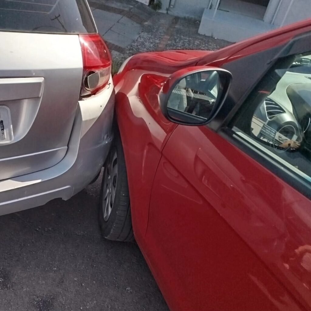 Batida entre ve&iacute;culos &eacute; registrada no Centro de Os&oacute;rio na manh&atilde; desta segunda-feira