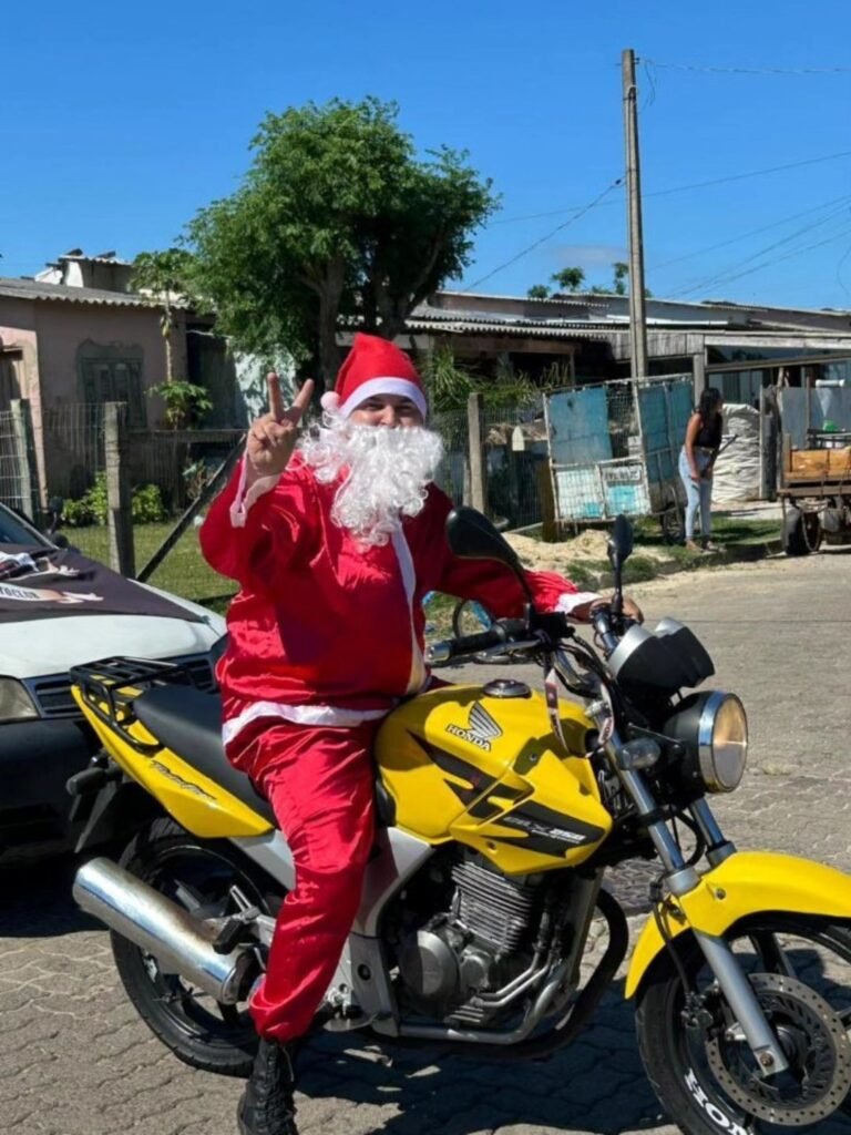 Grupo de motociclistas Street Lions realiza ação de Natal e distribui mais de 700 pacotes em Osório 16 600212530 25060248350313556 6341816735842902108 n