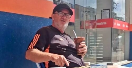 Morador protesta amarrado após mais de 12 horas sem energia em Tramandaí