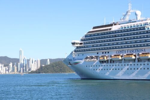 Com primeira operação alfandegada, Balneário Camboriú vira vitrine de investimentos na temporada de cruzeiros