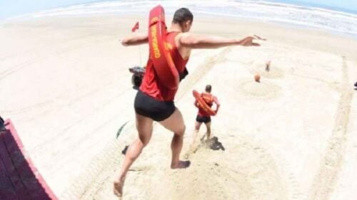 Criança é resgatada após afogamento na Praia da Guarita, em Torres