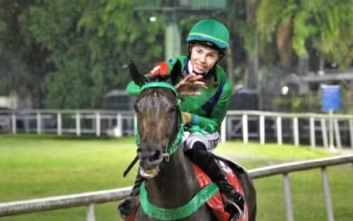 Adolescente de 16 anos promessa das corridas de cavalos morre após queda no Hipódromo da Gávea