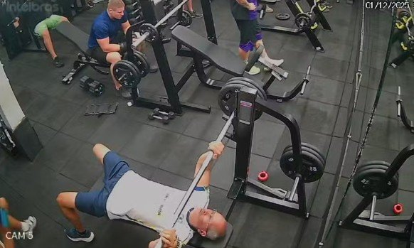 Homem morre ap&oacute;s ser atingido por barra de supino durante exerc&iacute;cio em academia