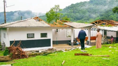 Imagens aéreas da destruição confirmam mais um tornado na Serra Gaúcha 2 farroupilha3.jpg