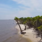 Conhecido pelo mar chocolatão, Litoral do RS tem praia apelidada de ‘Caribe gaúcho’; saiba onde fica
