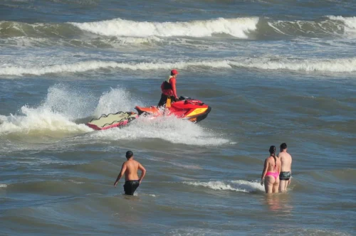 Balanço da Operação Verão aponta aumento de ações preventivas e reforça orientação aos banhistas 4 000 8283