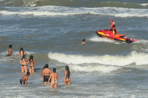 Balanço da Operação Verão aponta aumento de ações preventivas e reforça orientação aos banhistas 6 000 8299
