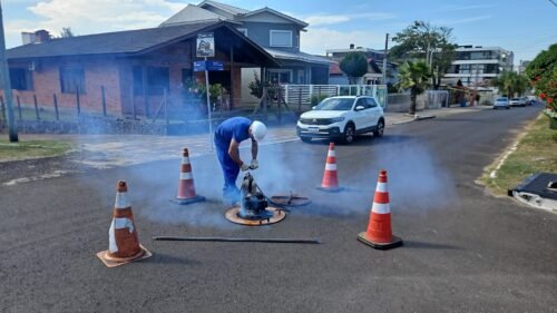 Corsan intensifica fiscalização de ligações e descartes irregulares nas redes de esgoto na Praia da Cal 1 50015515 0c11 4e18 9978 f051843bc758