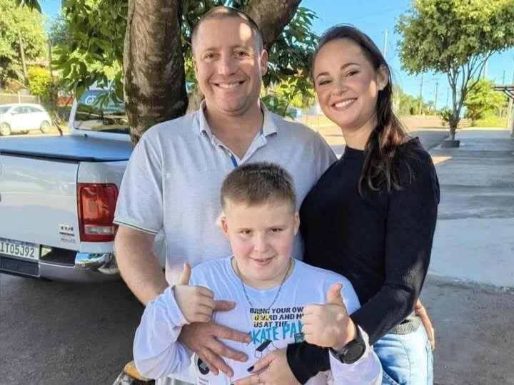 Fam&iacute;lia morre em colis&atilde;o devastadora envolvendo caminh&atilde;o e dois carros