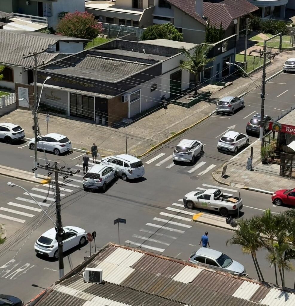 Dois acidentes s&atilde;o registrados no mesmo cruzamento em menos de 12 horas no Centro de Os&oacute;rio.