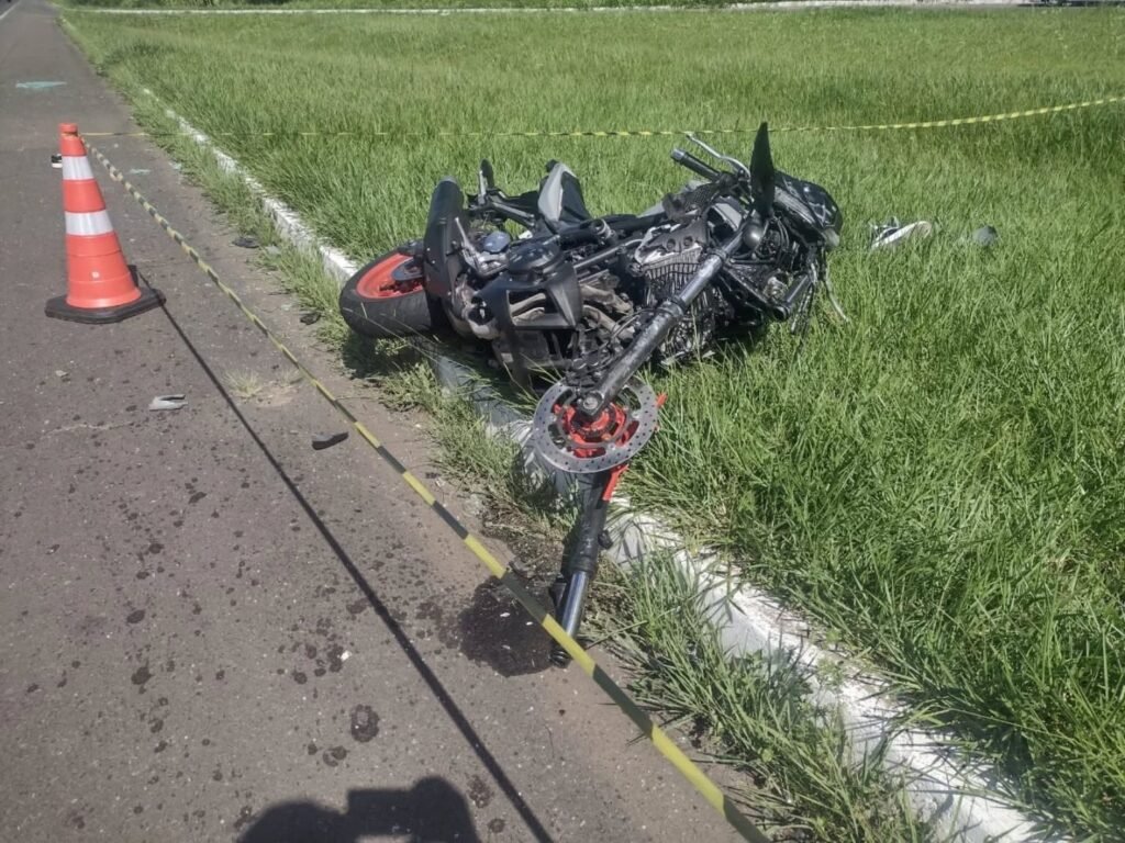 Acidente entre moto e carro na RS-239 deixa tr&ecirc;s mortos na RS-239, em Sapiranga, no Vale do Sinos