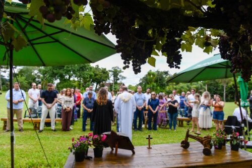 A 5ª Vindima em Gramado teve sua cerimônia oficial de abertura realizada no último sábado, 10 de janeiro, na Vinícola Casa Seganfredo, na localidade da Serra Grande 5 616102976 1209223434644973 692792108580006433 n