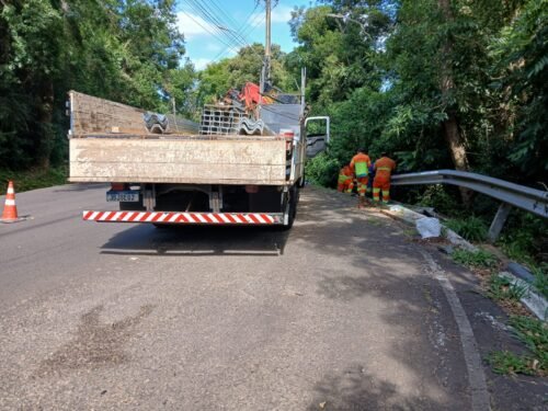 PREFEITURA DE OSÓRIO REALIZA A MANUTENÇÃO E COLOCAÇÃO DE NOVOS GUARD RAILS NA ESTRADA DA BORÚSSIA 3 620016640 1325966869571877 2041545682381240791 n