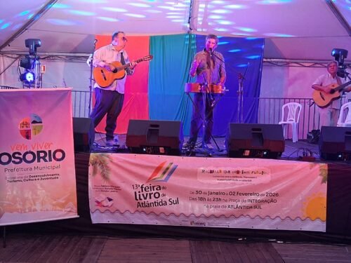 SHOWS MUSICAIS MARCAM A ABERTURA OFICIAL DA 13ª FEIRA DO LIVRO DE ATLÂNTIDA SUL 5 621811256 1333047145530516 2345534440259383477 n