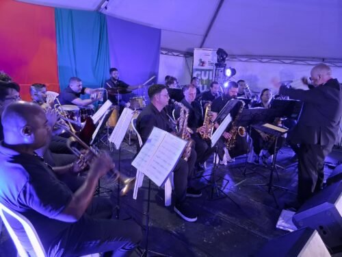 SHOWS MUSICAIS MARCAM A ABERTURA OFICIAL DA 13ª FEIRA DO LIVRO DE ATLÂNTIDA SUL 12 623095005 1333046455530585 7282657432855491494 n