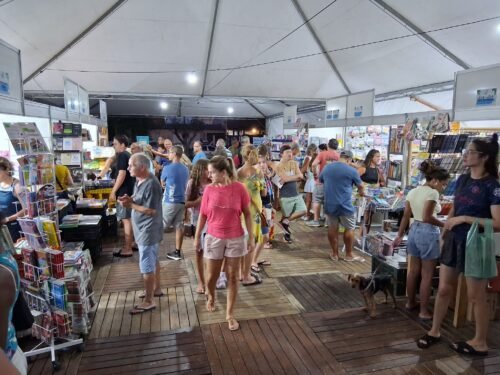 SHOWS MUSICAIS MARCAM A ABERTURA OFICIAL DA 13ª FEIRA DO LIVRO DE ATLÂNTIDA SUL 16 623224524 1333045578864006 4859056328289486309 n