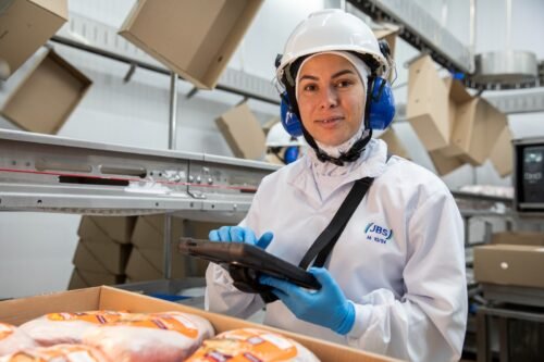 JBS tem mais de 420 vagas de emprego abertas no Rio Grande do Sul