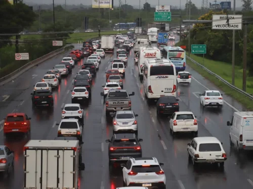 Mais de 45 mil veículos já deixaram a Região Metropolitana rumo ao Litoral Norte pela Freeway