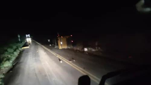 Ônibus que trazia migrantes ilegais para SC tomba a caminho de Itapema; cinco morreram 1 image 7