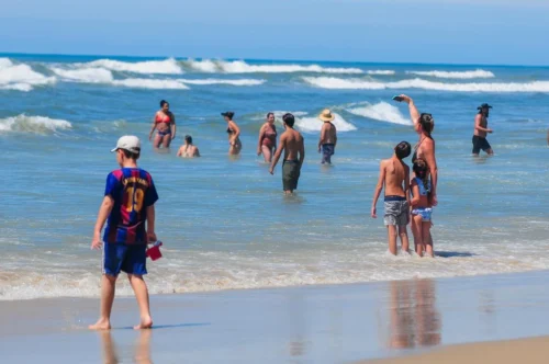 Terça-feira de Carnaval é de céu claro e mar limpo no balneário de Arroio Teixeira 4 59CEC412 2FB0 4A55 B9EC 04A5DC23809B 9996 000000EB0EE2D0C8 1