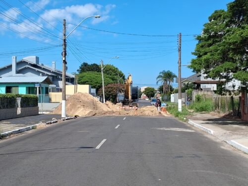 SECRETARIA MUNICIPAL DE OBRAS REALIZA O CONSERTO DE TUBULAÇÕES PARA EVITAR ACÚMULO DE ÁGUA DA CHUVA 7 623672356 1335817201920177 926221387452624103 n