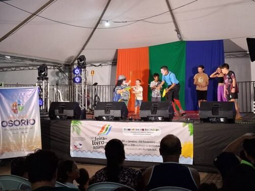 SHOW CIRCENCE ENCANTA O PÚBLICO DA 13ª FEIRA DO LIVRO DE ATLÂNTIDA SUL NESTE DOMINGO 11 626654580 1334580035377227 8494768060177127631 n