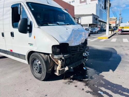 Colisão entre veículos deixa uma pessoa ferida no centro de Osório 3 629539739 25534573102881076 5072963865628864897 n