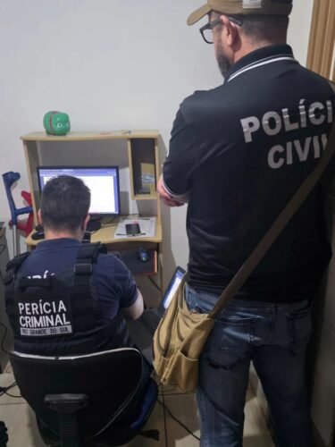 POLÍCIA CIVIL CUMPRE MANDADO DE BUSCA E APREENSÃO POR ARMAZENAMENTO DE CONTEÚDO DE ABUSO SEXUAL INFANTOJUVENIL EM OSÓRIO 2 631089778 25564353016569751 8148060537576960948 n