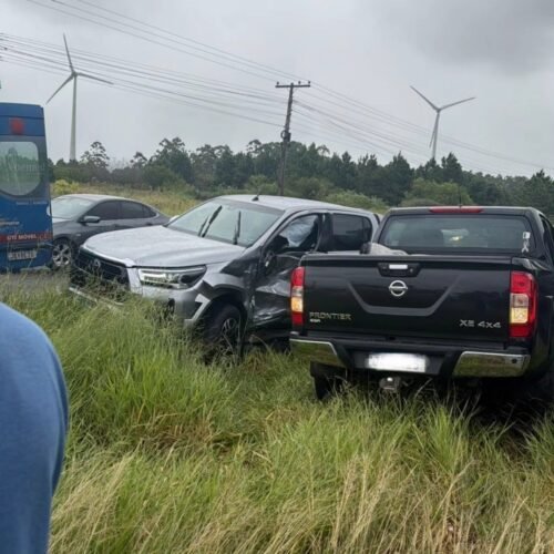 Acidente envolvendo quatro veículos causa congestionamento na RS-030, em Osório 5 633631789 25584353661236353 2251826358768998024 n