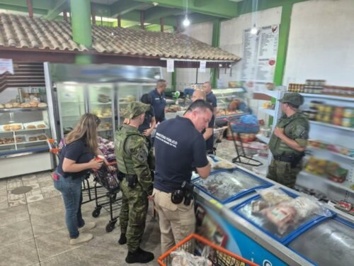 Fiscalização rigorosa retira mais de duas toneladas de alimentos impróprios no Litoral Norte