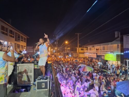 CARNAVAL DE ATLÂNTIDA SUL REÚNE MILHARES DE FOLIÕES EM SÁBADO DE PURA ALEGRIA 21 636256272 1346896090812288 7093976636452015040 n