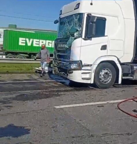 Três pessoas morreram no grave acidente registrado na manhã desta Quarta-feira (18) na BR-101, em Itajaí/SC 4 636762608 1515395300150209 6563357211096691074 n