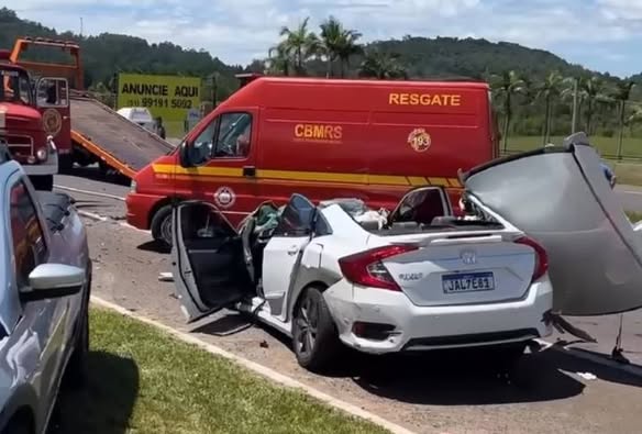 COLIS&Atilde;O NA RS-239: Colis&atilde;o tripla mobiliza equipes de resgate em Nova Hartz