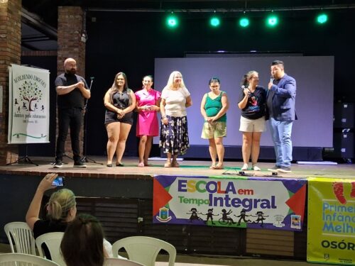 ABERTURA DO ANO LETIVO PARA OS PROFISSIONAIS DA EDUCAÇÃO DA REDE MUNICIPAL DE ENSINO DE OSÓRIO É MARCADA POR PALESTRA SHOW NO LARGO 3 639237458 1351533290348568 1037057467017582476 n 1