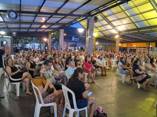 ABERTURA DO ANO LETIVO PARA OS PROFISSIONAIS DA EDUCAÇÃO DA REDE MUNICIPAL DE ENSINO DE OSÓRIO É MARCADA POR PALESTRA SHOW NO LARGO 7 639428333 1351533107015253 2196151376362652908 n 1