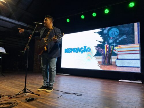 ABERTURA DO ANO LETIVO PARA OS PROFISSIONAIS DA EDUCAÇÃO DA REDE MUNICIPAL DE ENSINO DE OSÓRIO É MARCADA POR PALESTRA SHOW NO LARGO 4 639472196 1351533213681909 6737829725951283648 n 1