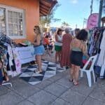 ÚLTIMO BRIQUE DAS CARRETAS DA TEMPORADA DE VERÃO EM ATLÂNTIDA SUL CONTOU COM SHOWS MUSICAIS E DE PALHAÇA