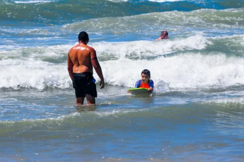 Terça-feira de Carnaval é de céu claro e mar limpo no balneário de Arroio Teixeira 6 689CD592 42E1 4A77 A6A0 3684B118E1BF 9996 000000EB2165DC61 1