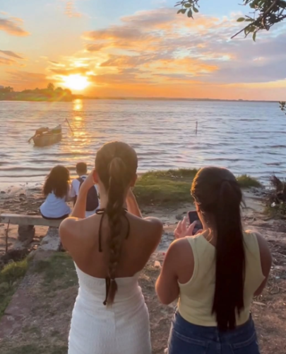 Pôr do Sol encanta frequentadores da barra do Rio Tramandaí, no Litoral Norte 2 Captura de tela 2026 02 13 213106