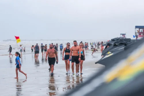 Manhã do Domingo de Carnaval tem Tempo Nublado, Bandeira Amarela e Mar Agitado em Tramandaí 1 IMG 3041