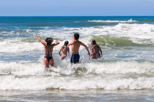 Terça-feira de Carnaval é de céu claro e mar limpo no balneário de Arroio Teixeira 9 IMG 3520 1