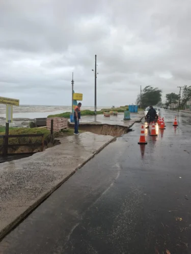 Tramandaí registra alagamentos e danos em pista após forte chuva 2 WhatsApp Image 2026 02 07 at 13.44.48