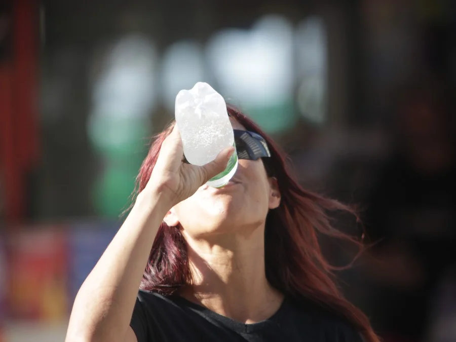 Com predom&iacute;nio do sol, Ter&ccedil;a-feira ter&aacute; m&aacute;ximas ao redor dos 40&ordm;C no RS