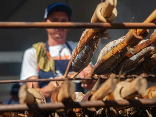 Com recorde de expositores, Feira do Peixe inicia nesta segunda-feira no Largo Glênio Peres